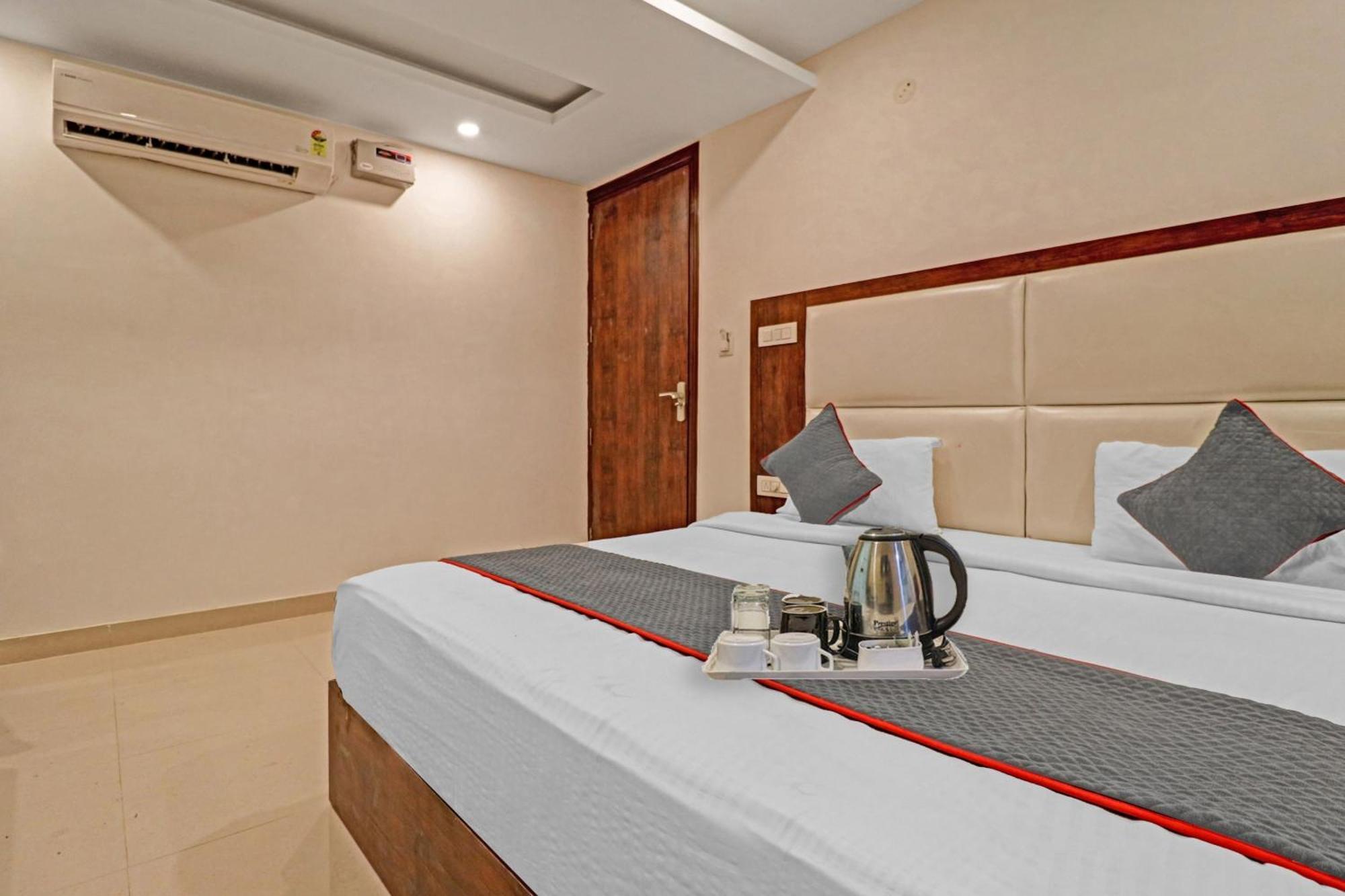 Townhouse Tark Inn نيودلهي المظهر الخارجي الصورة