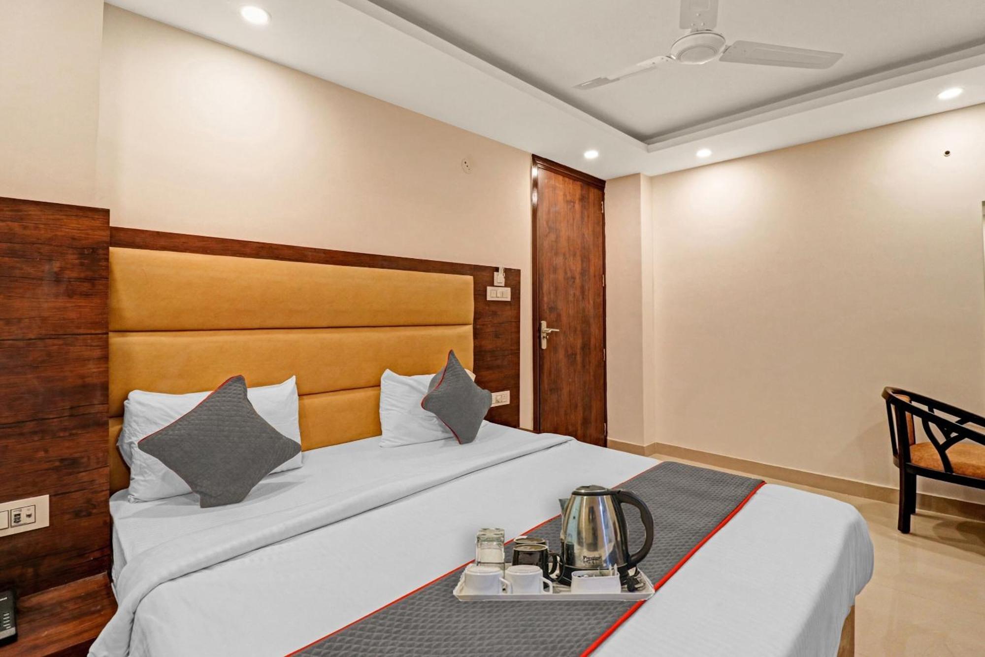 Townhouse Tark Inn نيودلهي المظهر الخارجي الصورة