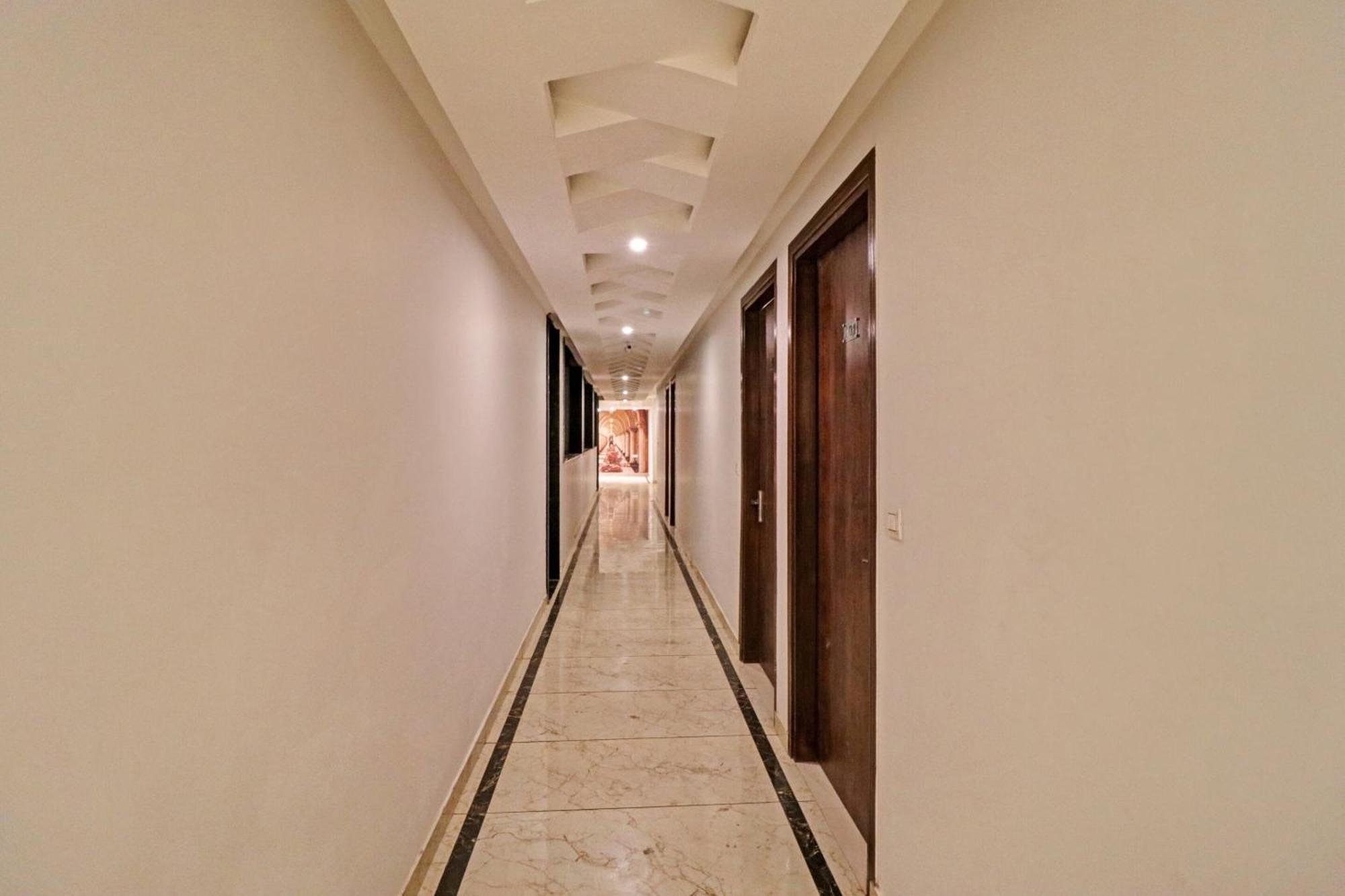 Townhouse Tark Inn نيودلهي المظهر الخارجي الصورة