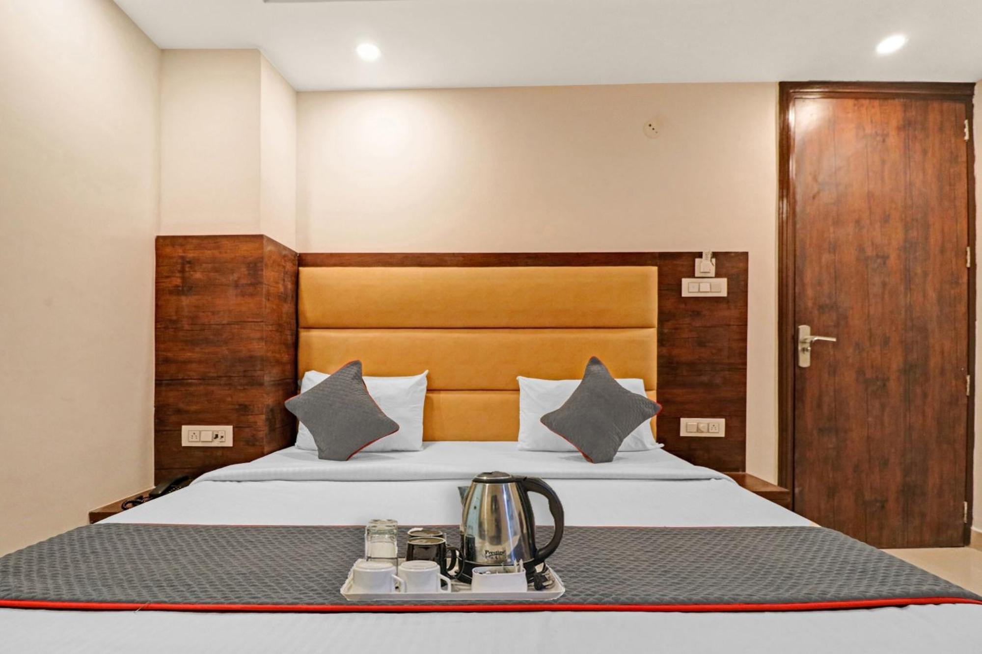 Townhouse Tark Inn نيودلهي المظهر الخارجي الصورة