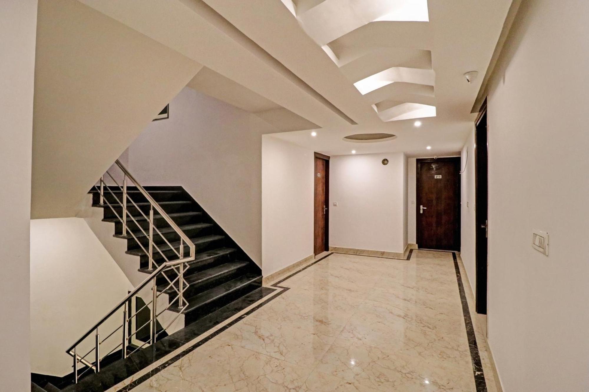 Townhouse Tark Inn نيودلهي المظهر الخارجي الصورة