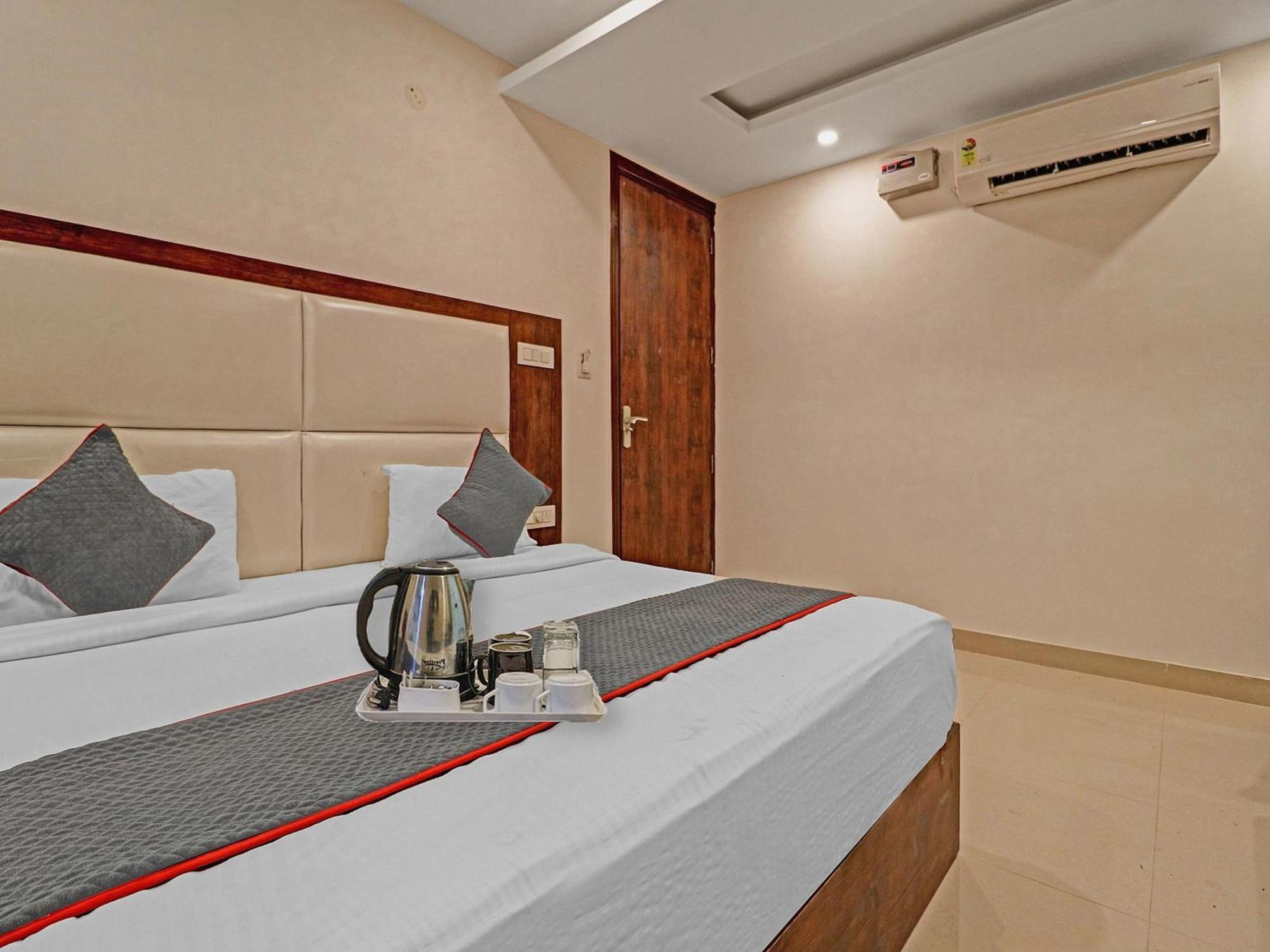 Townhouse Tark Inn نيودلهي المظهر الخارجي الصورة