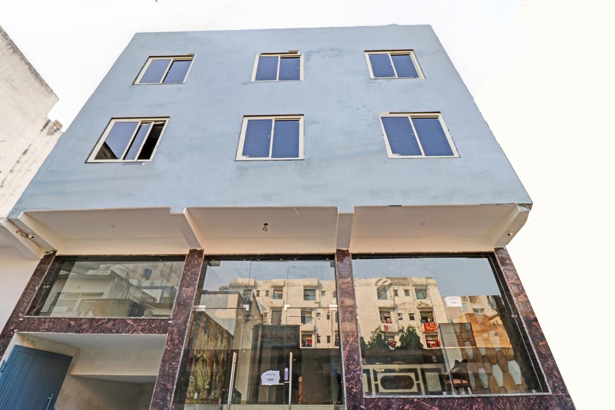Townhouse Tark Inn نيودلهي المظهر الخارجي الصورة